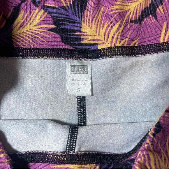 Fleo Tropical Feather 2.5" Booty Shorts Purple/Yellow - Size Small - Picture 3 of 7
